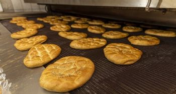 Mersin'de 400 gram Ramazan pidesi 1,5 lira