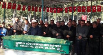 Eşi tarafından öldürülen 6 çocuk annesi toprağa verildi
