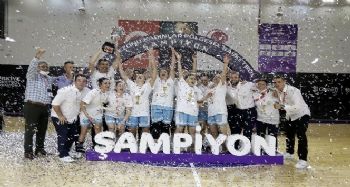 Tarsus Belediyesi Kadın Basketbol Takımı şampiyon oldu
