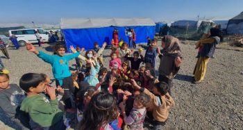 Çadırların arasından çocuk kahkahaları yükseldi