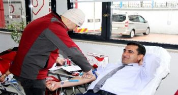 Gençlik ve Spor İl Müdürlüğü personelinden kan bağışı