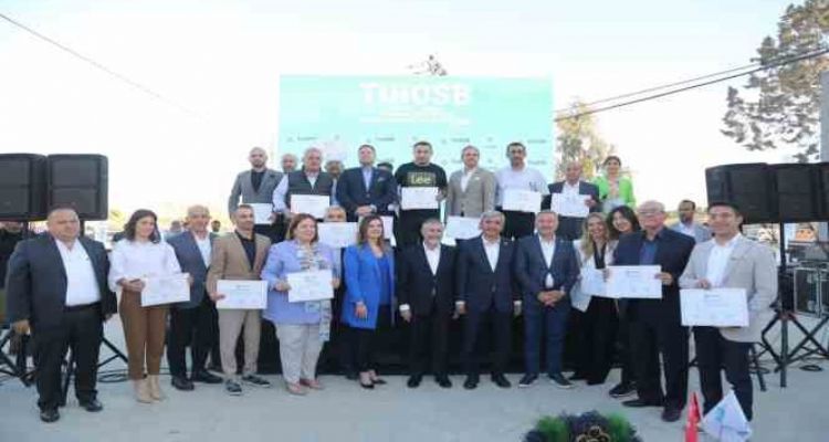 TÜİOSB'de yatırımcılara arsa tahsis belgeleri verildi