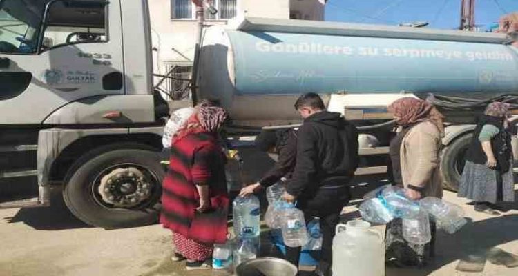 Depremzedelerin temiz su ihtiyacı karşılanıyor