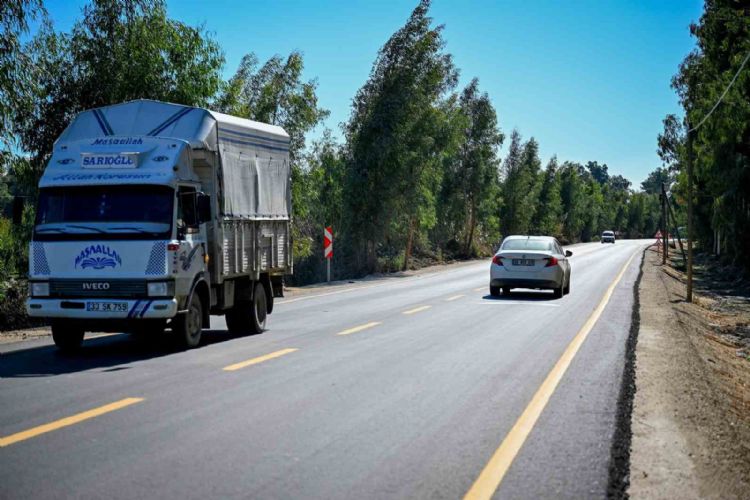 Mersin’de üreticilerin kullandığı yol yenilendi