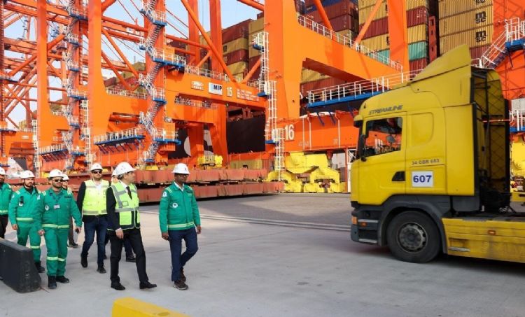 Mega gemilerin yeni adresi Mersin Limanı oldu