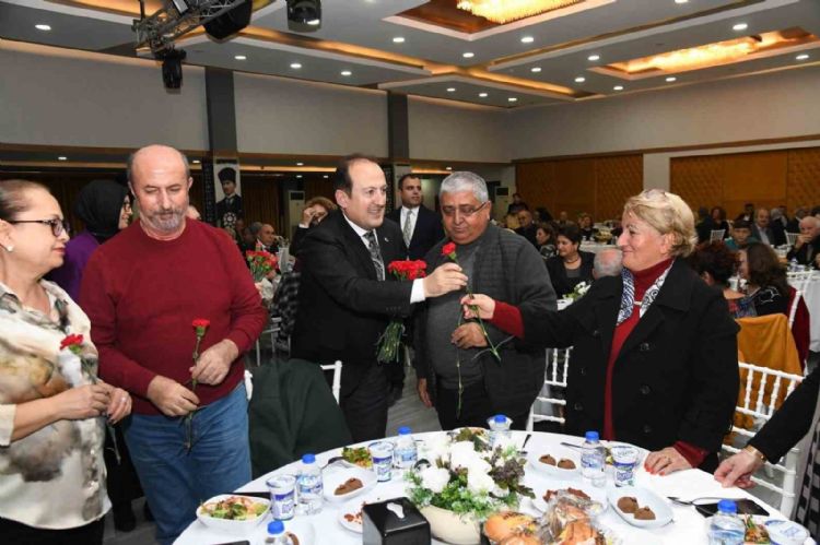 Vali Pehlivan: Sadece bugün değil, her gün öğretmenlerimiz başımızın tacıdır