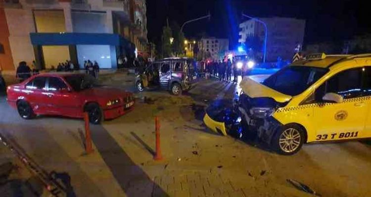 Mersin'de trafik kazası: 1 ölü, 3 yaralı