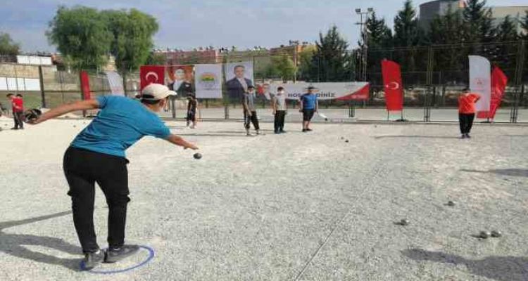 Toroslar Belediyesinden 23 branşta yaz spor okulu