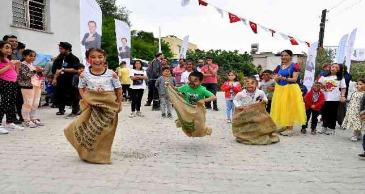 Tarsus'un köylerinde çocuklar 3 gün bayram coşkusu yaşadı