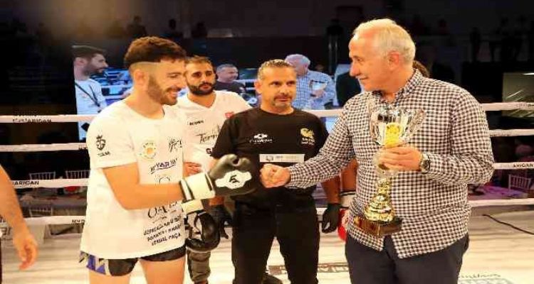 Başkan Gültak, Muay Thai sporcularının heyecanına ortak oldu