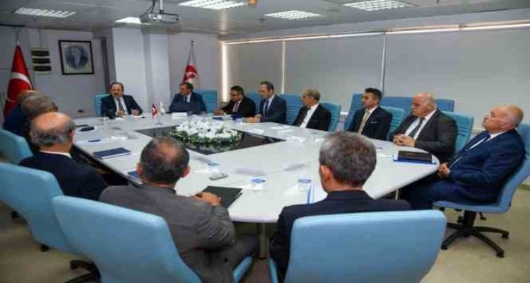 Vali Pehlivan, Mersin Vergi Dairesi Başkanlığında toplantı gerçekleştirdi