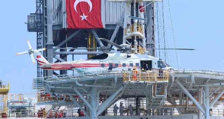 Cumhurbaşkanı Erdoğan geldi, Abdülhamid Han Gemisi yolcu ediliyor
