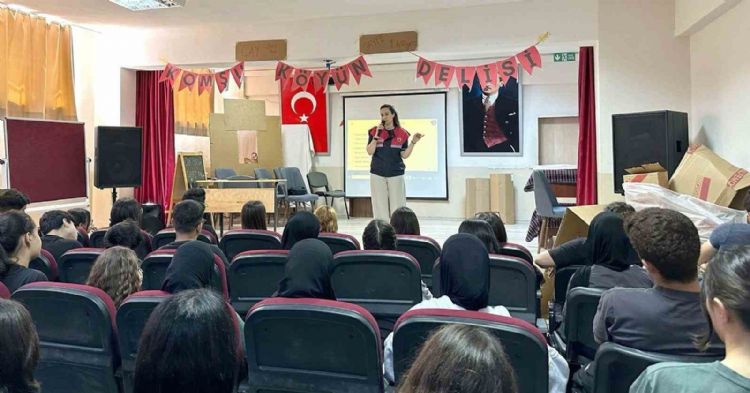 Mersin’de öğrencilere ‘siber farkındalık’ eğitimi