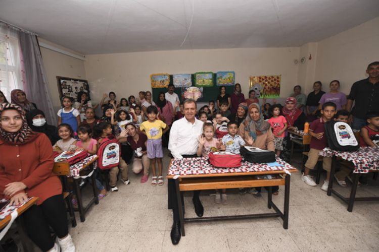 Mersin Büyükşehir Belediyesi 18 bin okul çantası dağıtacak