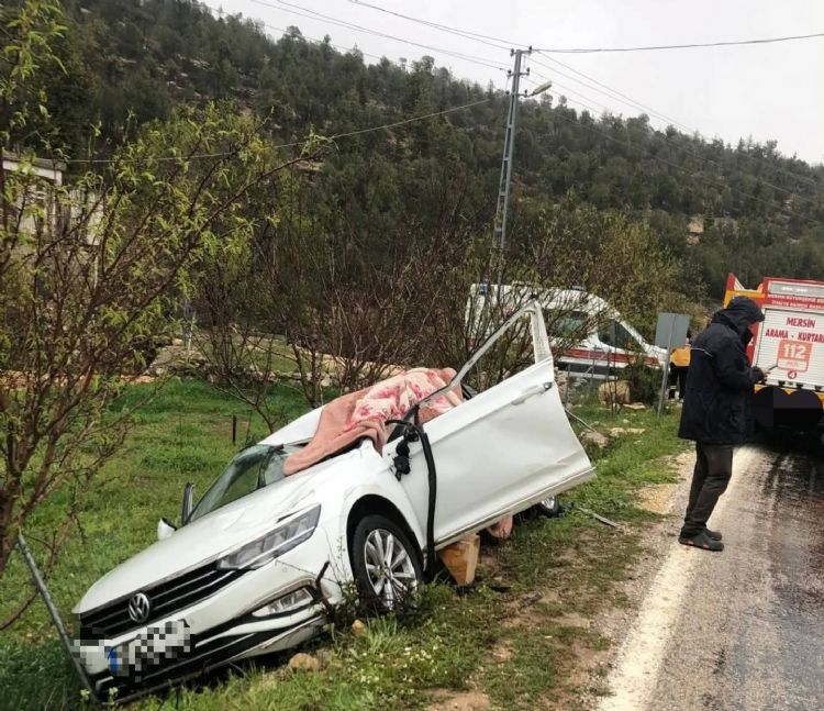 Mersin’de otomobil ile tır çarpıştı: 1 ölü, 2 yaralı