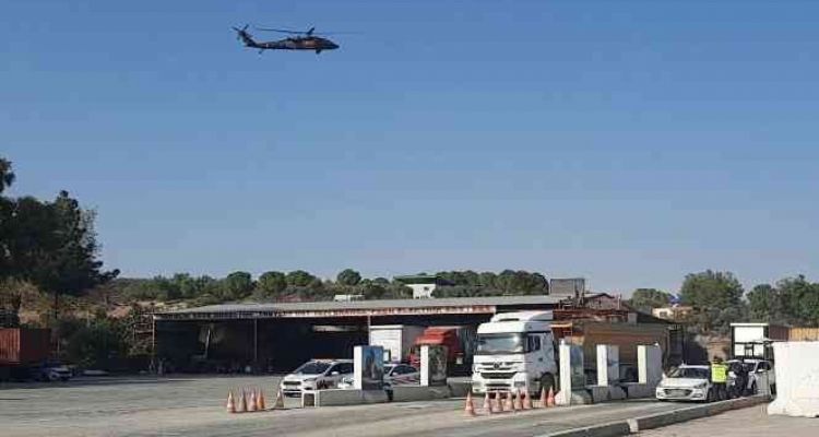 Mersin'de jandarmadan helikopterli trafik denetimi