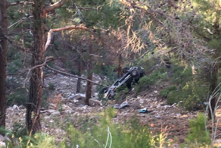 Otomobil uçuruma yuvarlandı, çocuk sürücü hayatını kaybetti