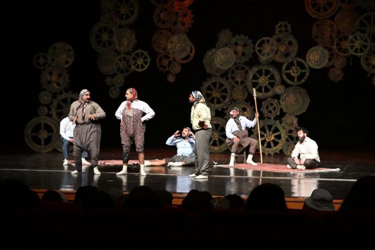 Mersin Şehir Tiyatrosu, Kırşehir’de ‘Misafir’ adlı oyunu sahneledi