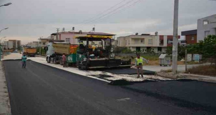 Tarsus'ta yol yapım çalışmaları sürüyor