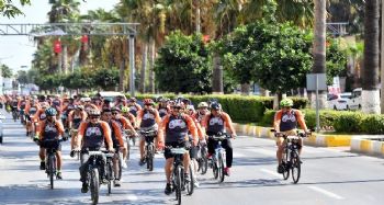 BİSİKLET TUTKUNLARI CARETTA KAPLUMBAĞALARI İÇİN PEDAL ÇEVİRDİ
