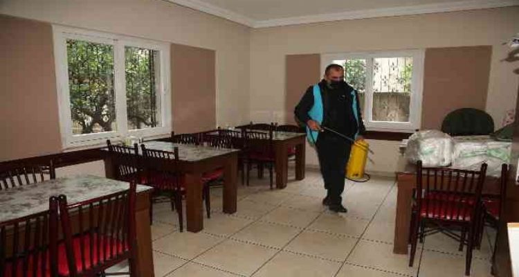 Toroslar'da temizlik ve dezenfeksiyon çalışması sürüyor