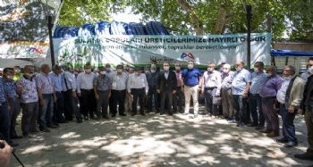 Büyükşehir Belediyesi, Mut çiftçilerine sulama borusu dağıtıyor
