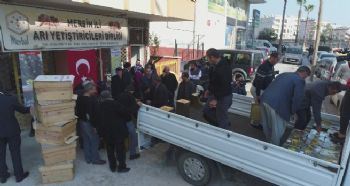 MERSİNLİ ARICILARDAN AFRİN’DEKİ MEHMETÇİĞE BAL DESTEĞİ