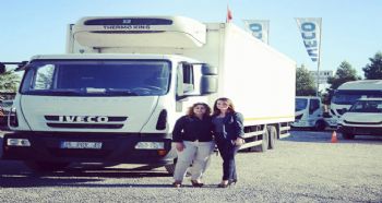 TÜRKİYE’NİN İLK KADIN TIR ŞOFÖRÜ IVECO KILIÇLAR MÜŞTERİSİ 