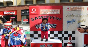 ALDO MİNİ SÜRÜŞ PARKURU İLE MİNİKLER TRAFİK KURALLARINI ÖĞRENDİ