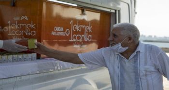 65 yaş ve üzeri vatandaşlar limonatayla serinledi