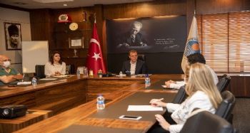 Seçer: "Salgında nüfusa oranla ölümlü vaka sayısının en az olduğu kentin Mersin"