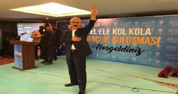BAKAN ELVAN, MERSİN’DE GENÇLERLE BULUŞTU