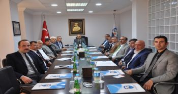 BAŞKAN DİNÇER ULAŞIM SEKTÖRÜNDEKİ ODA BAŞKANLARIYLA BİR ARAYA GELDİ