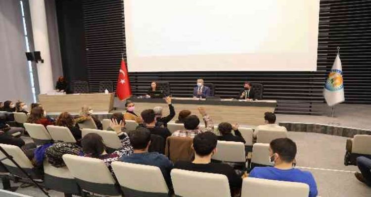 Yerel yönetimler ve kadın üretici pazarları panelde konuşuldu