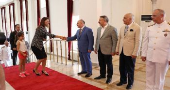 VALİ ÇAKACAK’TAN NEŞET ERTAŞ TÜRKÜSÜ