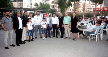 Mersin GİAD üyeleri kimsesiz çocuklarla iftar yaptı