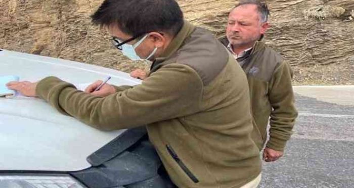 Kadın sporcular, Mersin sporuna büyük emek vermiş sporcuları mezarları başında andı