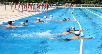 Mersin'de geleceğin yüzücüleri yetişiyor