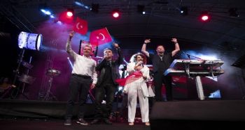 Mersinliler Cumhuriyet coşkusunu doyasıya yaşadı