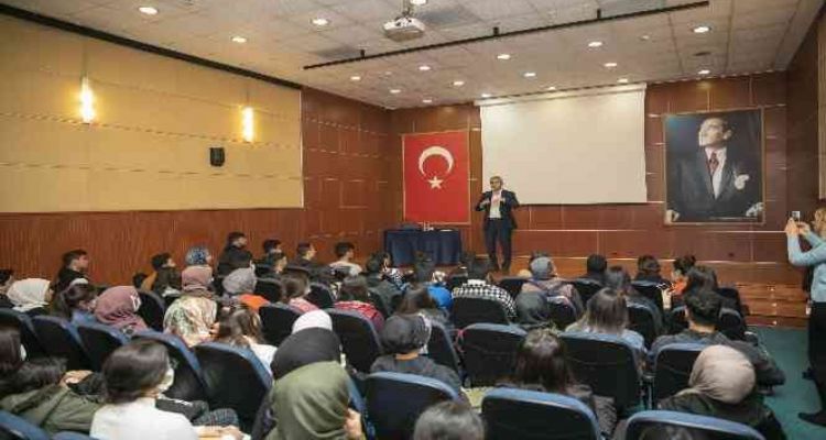 Öğrenciler, Mersin tarihini dinledi
