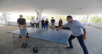 Başkan Tarhan'dan çalışanlara masa tenisi jesti
