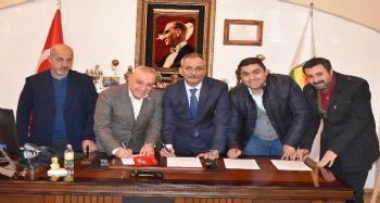 Tarsus Belediyesi'nde toplu iş sözleşmesi imzalandı