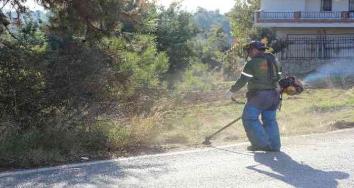 Toroslar'da tüm mahalleler baştan aşağı temizleniyor