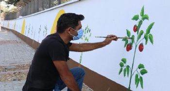 Mersin Hal Kompleksinin duvarları renkleniyor