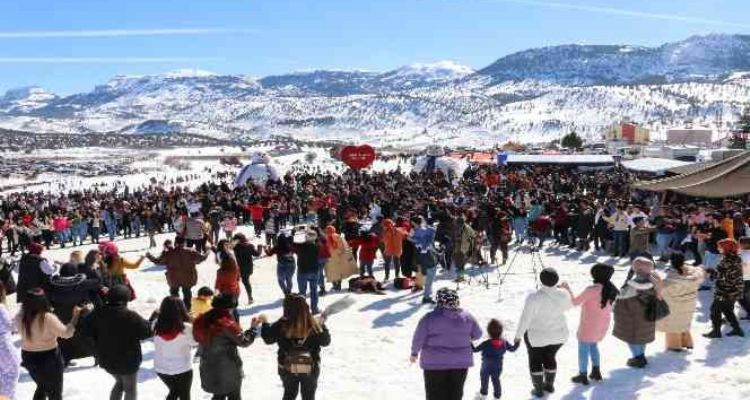 Bin 900 gram bebeğin kalbindeki delik anjiyo yöntemiyle kapatıldı
