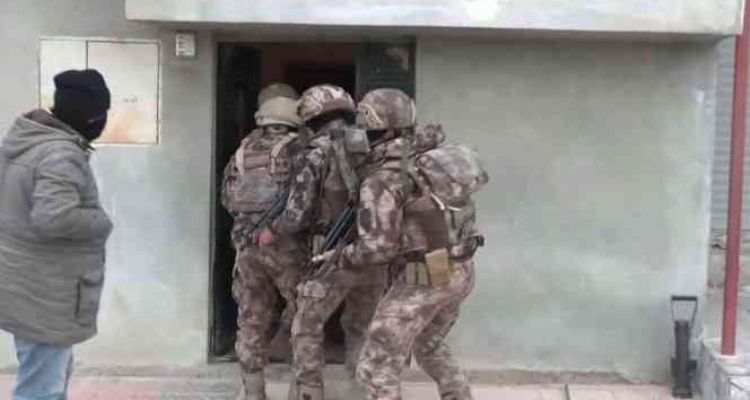 Mersin merkezli 2 ilde PKK operasyonu: 6 gözaltı