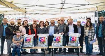 Mersin Büyükşehir Belediyesi, 100 üreticiye 25 ton organik gübre dağıttı