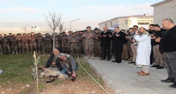 Özel harekat polisleri, Barış Pınarı Harekatı bölgesine uğurlandı