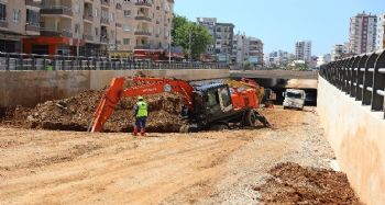 Anıt Katlı Kavşağı'nda çalışmalar yeniden başladı