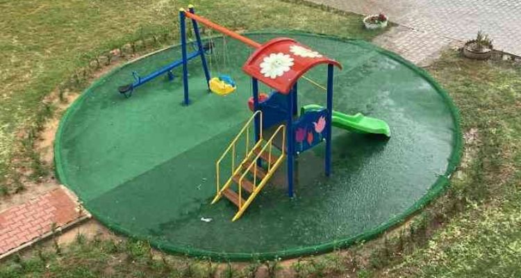 Mersin'de sağanakla birlikte dolu etkili oldu